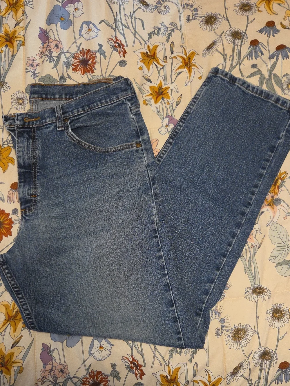 Wrangler Men's Straight-Leg Blue Jeans